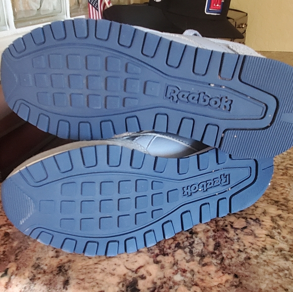 Classic Reebok Sneakers - Picture 8 of 8